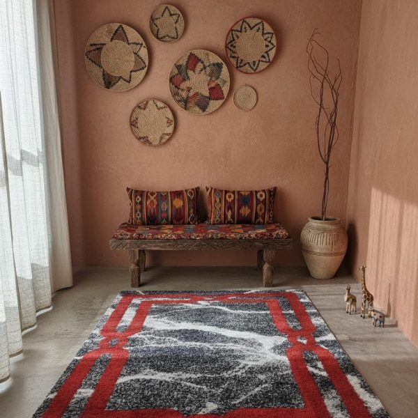 Red Chain-Link Border Rug
